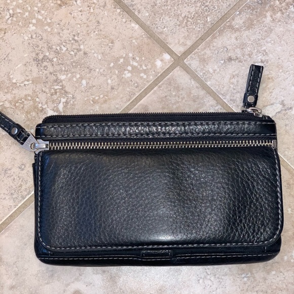 Fossil credit card wristlet - Picture 1 of 3